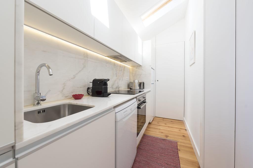 Lovelystay - Top Floor Balcony Apartment Porto Kültér fotó